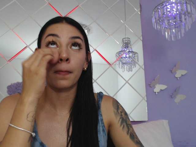 Εκπομπές οθόνης LiaWilde