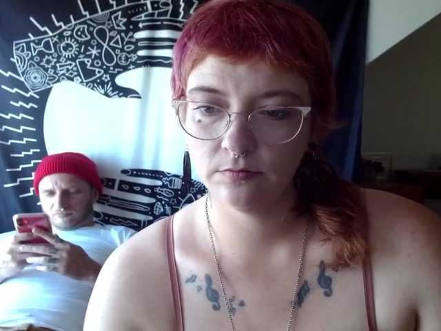 Εκπομπές οθόνης LiliThiccEve