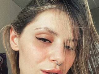 Ερωτική συνομιλία μέσω βίντεο LilKatana