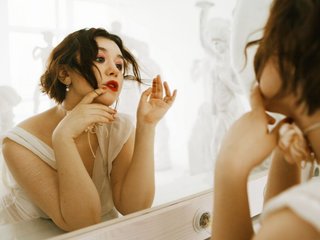 Ερωτική συνομιλία μέσω βίντεο Lilly-Cherry