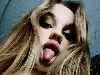 Ερωτική συνομιλία μέσω βίντεο littleprincess