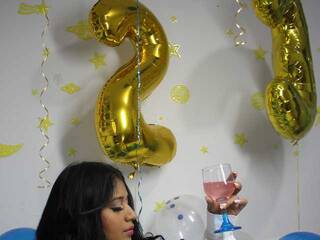 Ερωτική συνομιλία μέσω βίντεο littlethalia