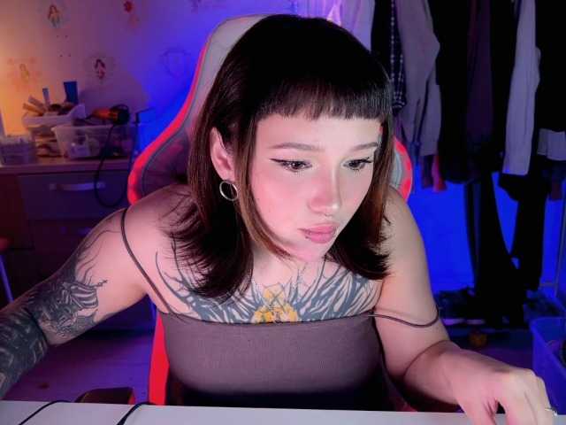 Εκπομπές οθόνης littlewetgirl