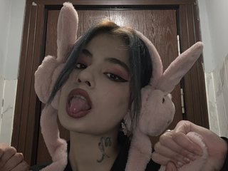 Ερωτική συνομιλία μέσω βίντεο liya_monster