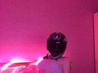 Ερωτική συνομιλία μέσω βίντεο LiyaHell