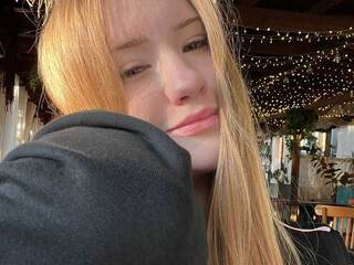 Ερωτική συνομιλία μέσω βίντεο LizethHanry