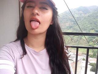 Ερωτική συνομιλία μέσω βίντεο LizhWard