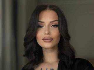 Ερωτική συνομιλία μέσω βίντεο LolaFever