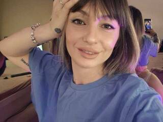 Ερωτική συνομιλία μέσω βίντεο LolaxCute