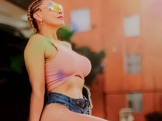 Ερωτική συνομιλία μέσω βίντεο louise-Mikk