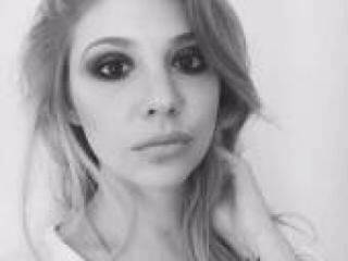 Ερωτική συνομιλία μέσω βίντεο lovebruin33