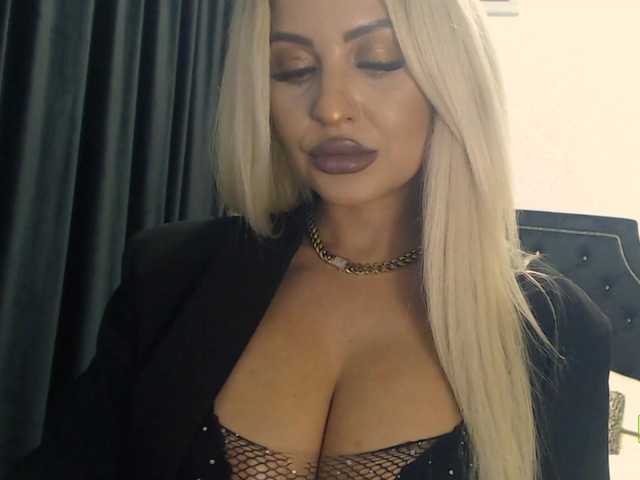 Φωτογραφίες lovelyblondyx Welcome!!! #nails #smoke #fetish #dirty #blonde