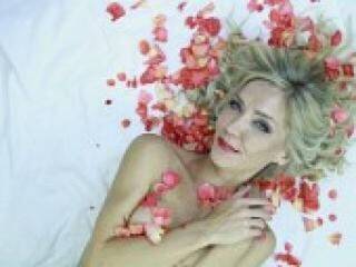 Ερωτική συνομιλία μέσω βίντεο lovelylaura