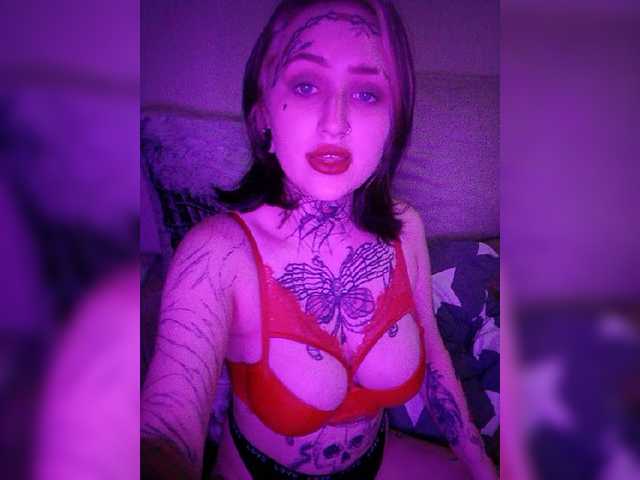 Εκπομπές οθόνης lovlywitch