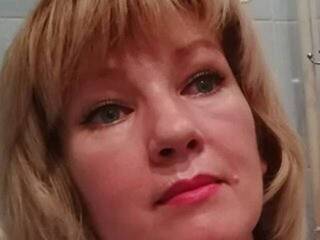 Ερωτική συνομιλία μέσω βίντεο LowDeepMilf