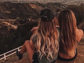 Ερωτική συνομιλία μέσω βίντεο Lucky-pixies