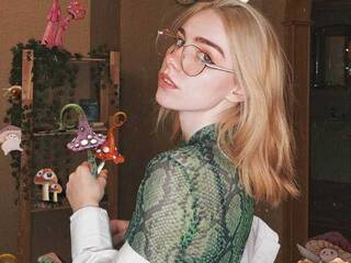 Ερωτική συνομιλία μέσω βίντεο LucyVirgin