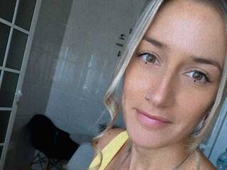 Ερωτική συνομιλία μέσω βίντεο Lunarymix