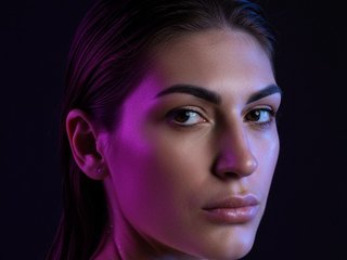 Ερωτική συνομιλία μέσω βίντεο MaggieTurner