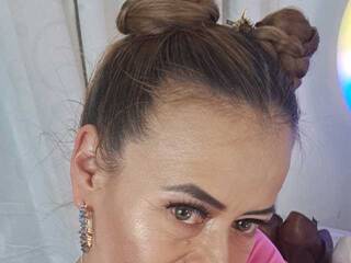 Ερωτική συνομιλία μέσω βίντεο MAGHENTA