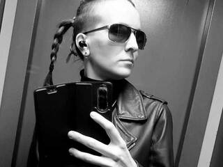 Ερωτική συνομιλία μέσω βίντεο Magretta_Dering