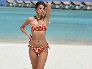 Ερωτική συνομιλία μέσω βίντεο MajaTheBee