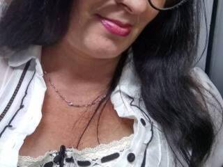 Ερωτική συνομιλία μέσω βίντεο mamabella