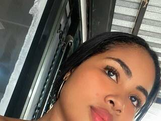 Ερωτική συνομιλία μέσω βίντεο MargotNeal