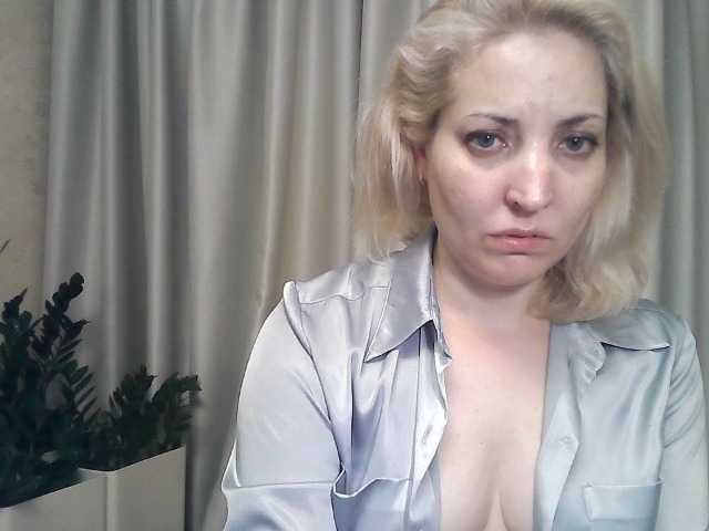 Φωτογραφίες mariska-kiska look at camera 25, show nipple 20, show breast 40, open pussy 50, open ass 70, undress and show my holes 100 tokens