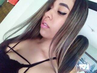 Ερωτική συνομιλία μέσω βίντεο Martinamayers