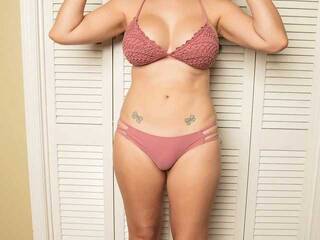 Ερωτική συνομιλία μέσω βίντεο Maskedbootie