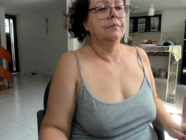 Φωτογραφίες maturekarime Mature woman hairy and bbw,: tits 30, pussy 35, ass 25, all naked 100, masturbate and cum 120