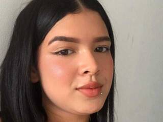 Ερωτική συνομιλία μέσω βίντεο MavisKiut