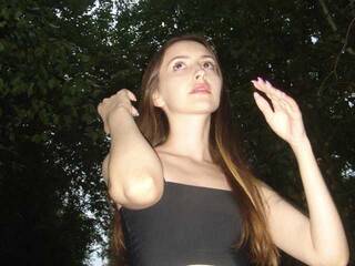 Ερωτική συνομιλία μέσω βίντεο May-Rose