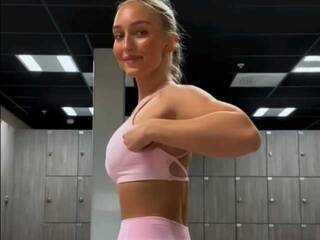 Ερωτική συνομιλία μέσω βίντεο VivienSabo