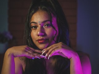 Ερωτική συνομιλία μέσω βίντεο Megan-Thompson1
