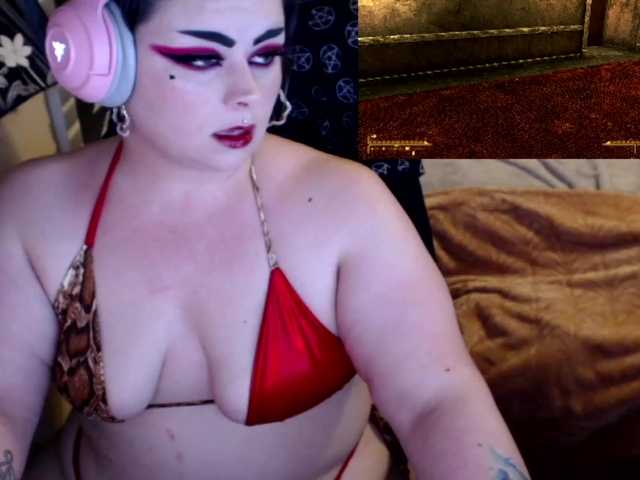 Φωτογραφίες Megz6669 Lingerie Gaming Party!!!! #smoking #femdom #chubby #bbw #gaming