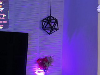 Ερωτική συνομιλία μέσω βίντεο Melody-Black