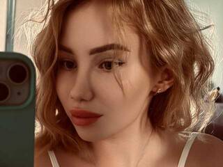 Ερωτική συνομιλία μέσω βίντεο MerriiiRosalee