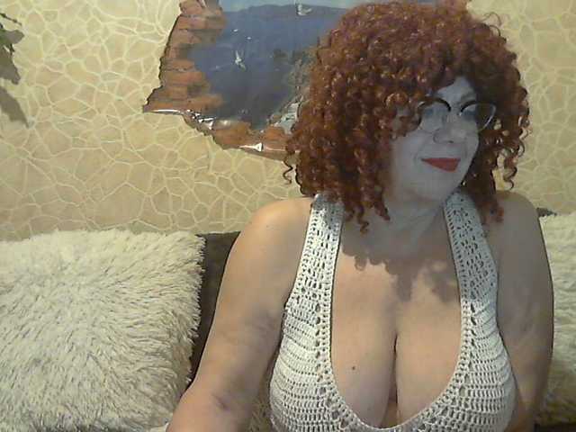 Φωτογραφίες MerryBerry7 ass 20 boobs 30 pussy 80 all naked 120 open cam