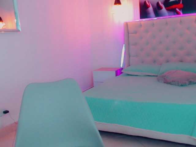 Φωτογραφίες mia-candyh Hello my loves, welcome to my room .... ready to have fun. ??