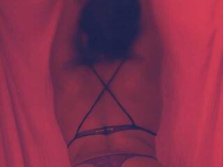 Ερωτική συνομιλία μέσω βίντεο Mia023