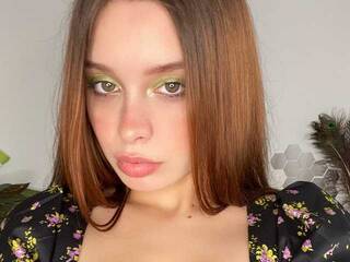 Ερωτική συνομιλία μέσω βίντεο MiaAdderly