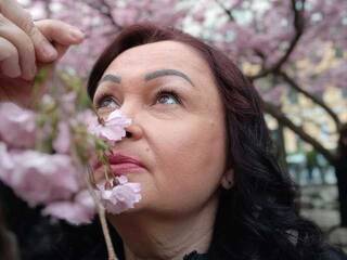 Ερωτική συνομιλία μέσω βίντεο MiaGucci