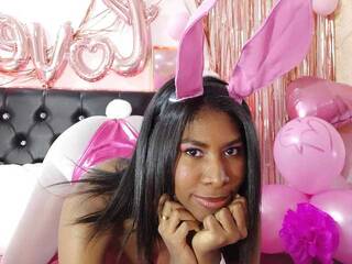 Ερωτική συνομιλία μέσω βίντεο miaJohnson