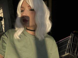 Ερωτική συνομιλία μέσω βίντεο Miataa