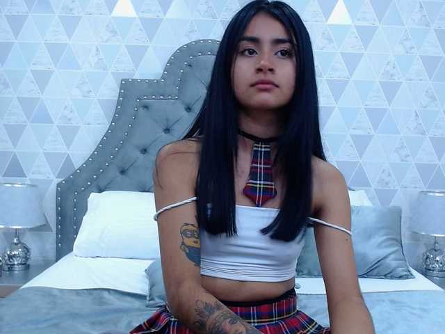 Εκπομπές οθόνης MiaWillson