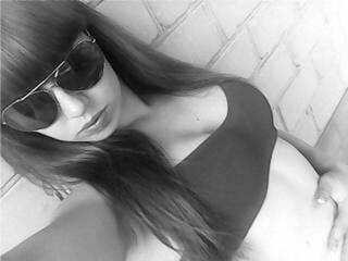 Ερωτική συνομιλία μέσω βίντεο mikijewel