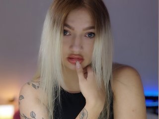 Ερωτική συνομιλία μέσω βίντεο MikkiShows