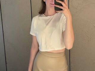 Ερωτική συνομιλία μέσω βίντεο Milan-a-mil